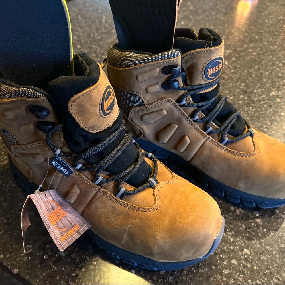 New with Tags, Hoss Boot Company Tikaboo UL Brown, Men’s 9.5, Ultra Lite
